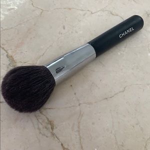 Powder brush